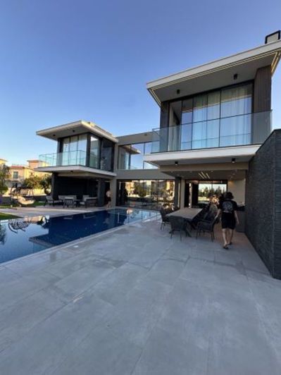 Image No.10-5 Bed Villa for sale