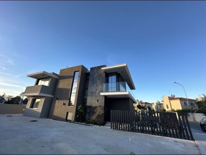 Image No.17-5 Bed Villa for sale