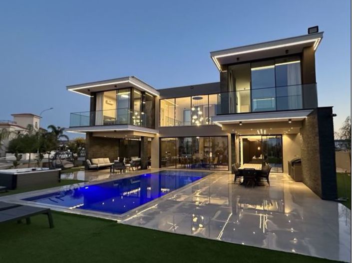 Image No.9-5 Bed Villa for sale