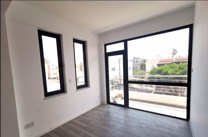 Image No.10-1 Bed Apartment for sale