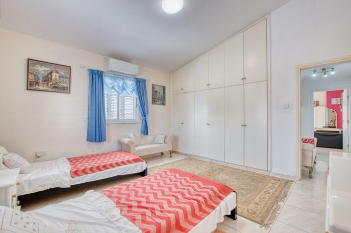 Image No.18-4 Bed Bungalow for sale