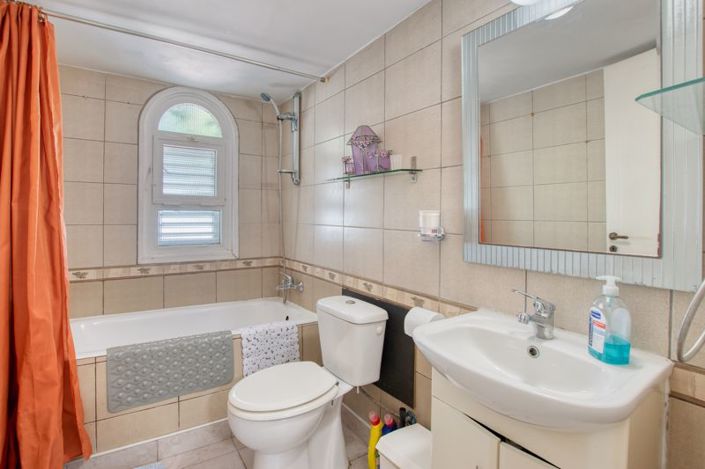 Image No.20-4 Bed Bungalow for sale