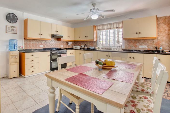 Image No.8-4 Bed Bungalow for sale