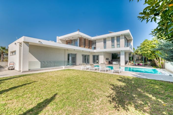 Image No.32-6 Bed Villa for sale