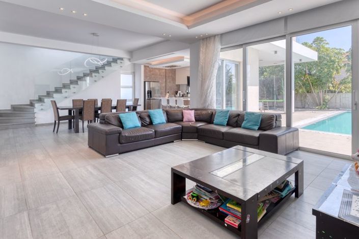 Image No.3-6 Bed Villa for sale