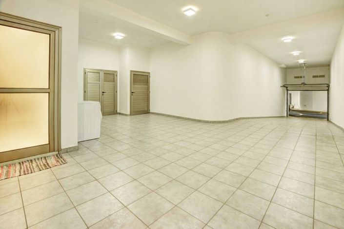 Image No.36-5 Bed Villa for sale