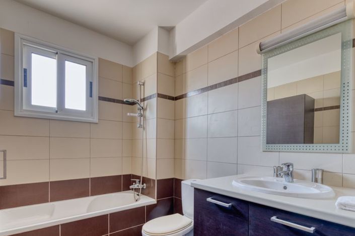 Image No.15-2 Bed Apartment for sale