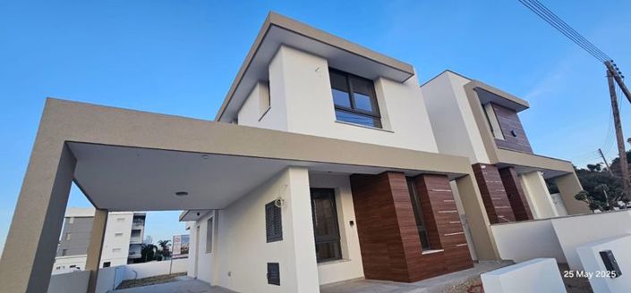 Image No.8-3 Bed Villa for sale