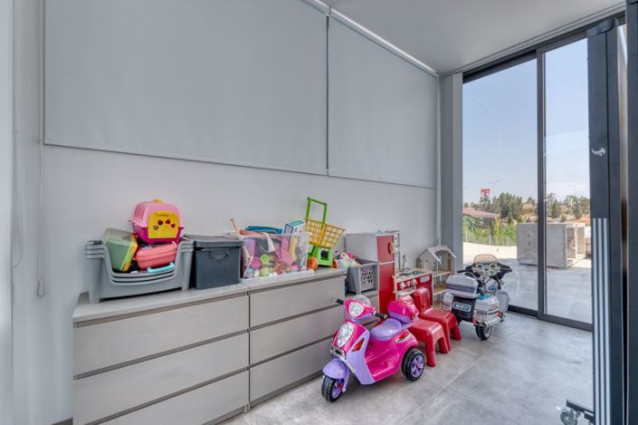 Image No.9-4 Bed Villa for sale