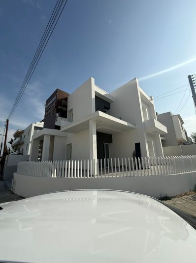 Image No.3-4 Bed Villa for sale