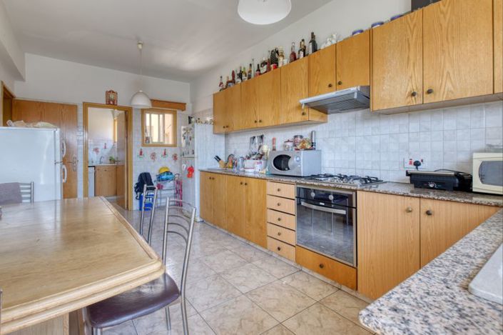 Image No.3-6 Bed Commercial for sale