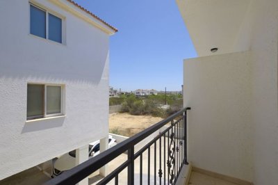 bedroom-2-balcony