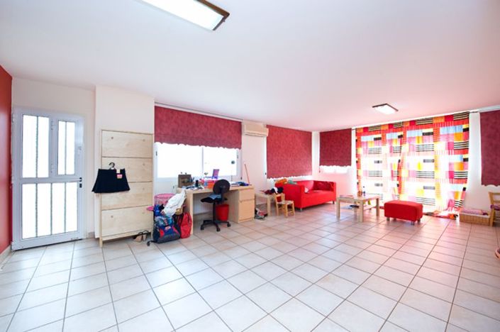 Image No.17-4 Bed Bungalow for sale