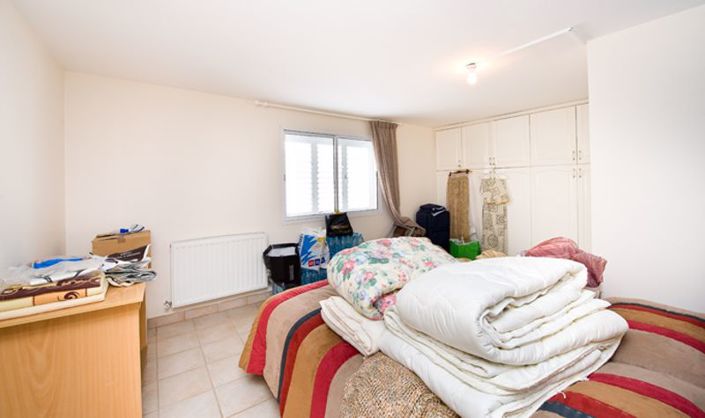 Image No.18-4 Bed Bungalow for sale