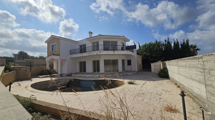 Image No.1-Villa de 5 chambres à vendre à Agios Georgios