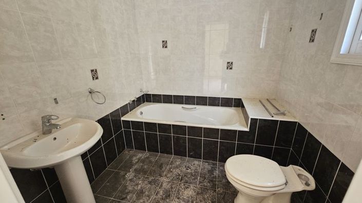 Image No.17-Villa de 5 chambres à vendre à Agios Georgios