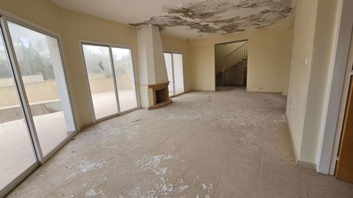 Image No.6-Villa de 5 chambres à vendre à Agios Georgios