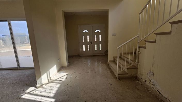 Image No.3-Villa de 5 chambres à vendre à Agios Georgios