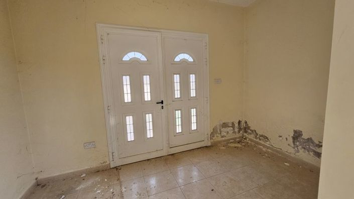 Image No.8-Villa de 5 chambres à vendre à Agios Georgios