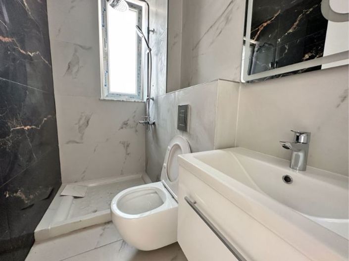 Image No.10-4 Bed Apartment for sale