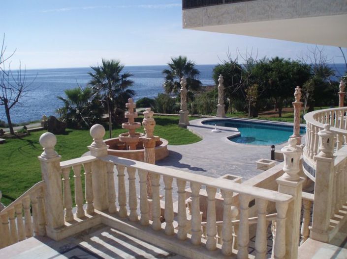 Image No.1-8 Bed Villa for sale