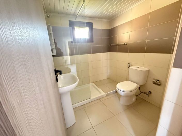 Image No.10-2 Bed Bungalow for sale