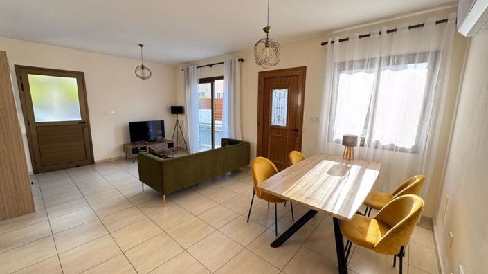 Image No.2-2 Bed Villa for sale