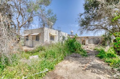 rear-of-property-and-garden