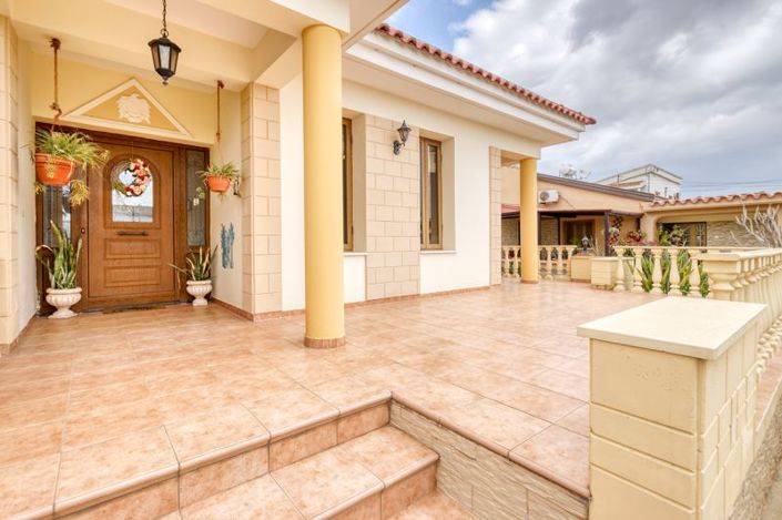 Image No.3-4 Bed Villa for sale