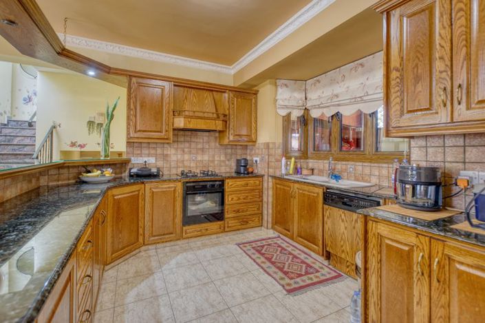 Image No.8-4 Bed Villa for sale