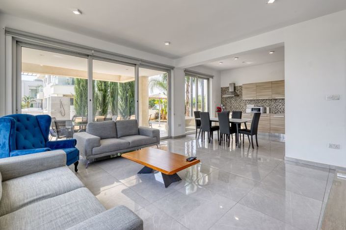 Image No.5-3 Bed Villa for sale