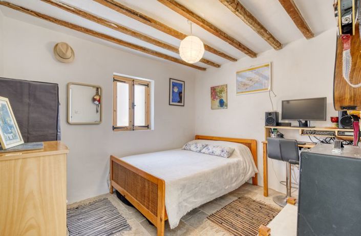 Image No.10-2 Bed Villa for sale