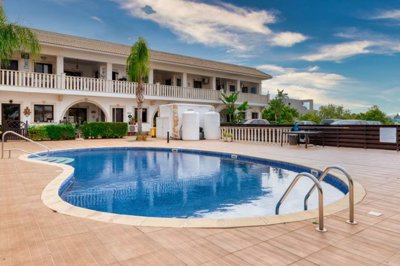 communal-pool-2