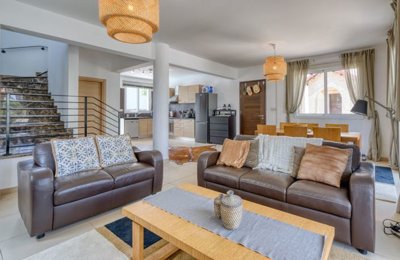 lounge-kitchen-dinning-2