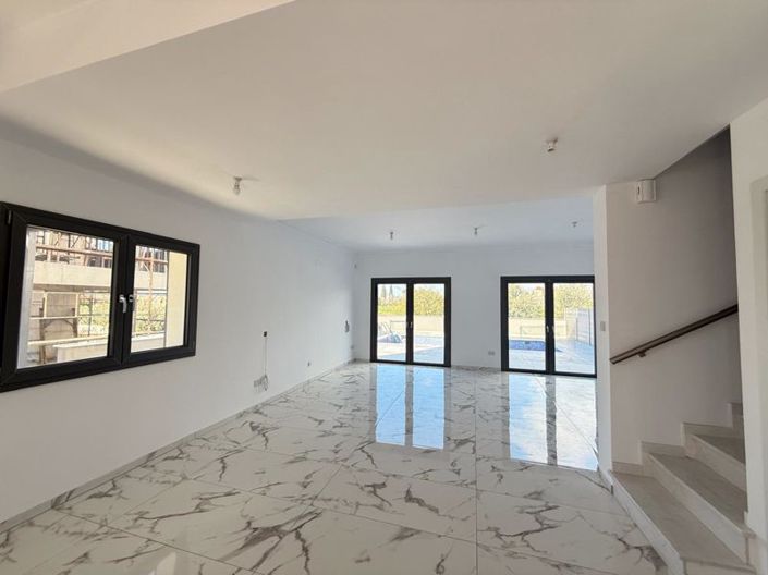 Image No.10-3 Bed Villa for sale