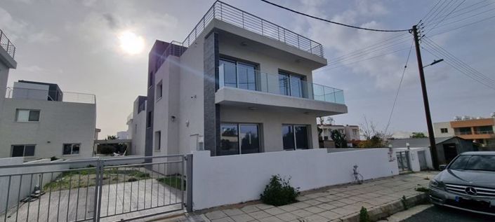 Image No.1-5 Bed Villa for sale