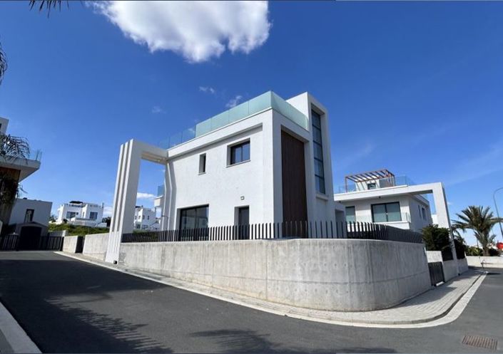 Image No.1-4 Bed Villa for sale