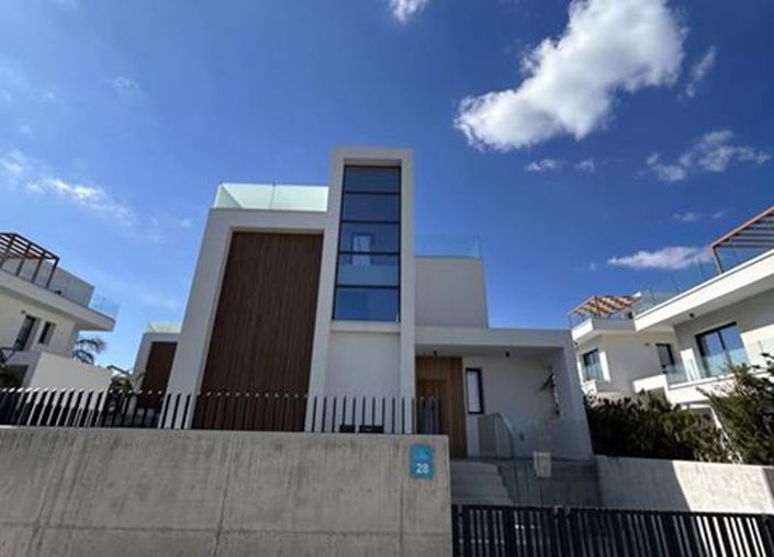 Image No.12-4 Bed Villa for sale