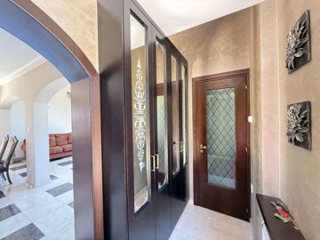hallway-storage