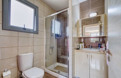 bedroom1-ensuite