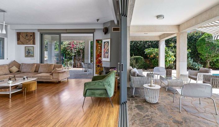 Image No.11-6 Bed Villa for sale