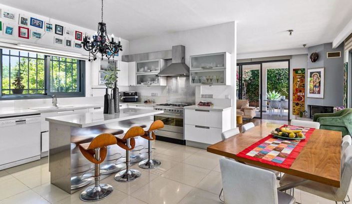 Image No.12-6 Bed Villa for sale