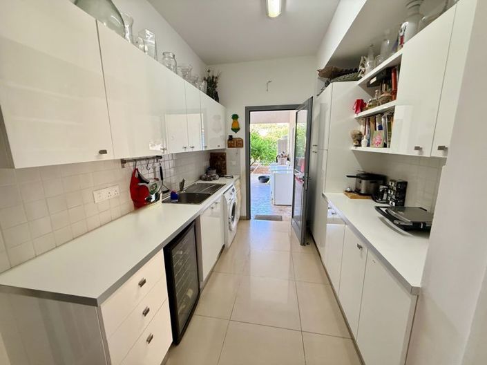 Image No.15-6 Bed Villa for sale