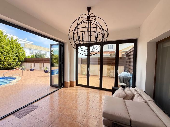 Image No.4-Villa de 3 chambres à vendre à Sea Caves