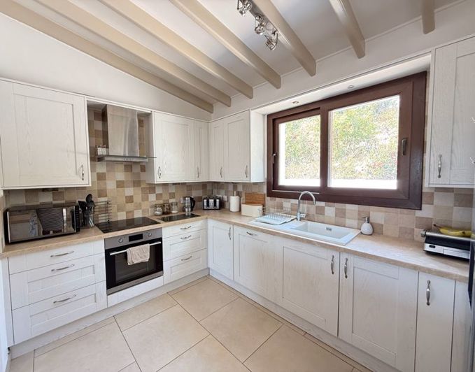 Image No.17-4 Bed Bungalow for sale