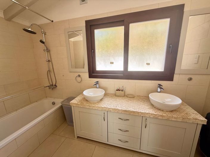 Image No.29-4 Bed Bungalow for sale