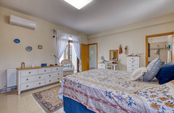 Image No.21-3 Bed Villa for sale