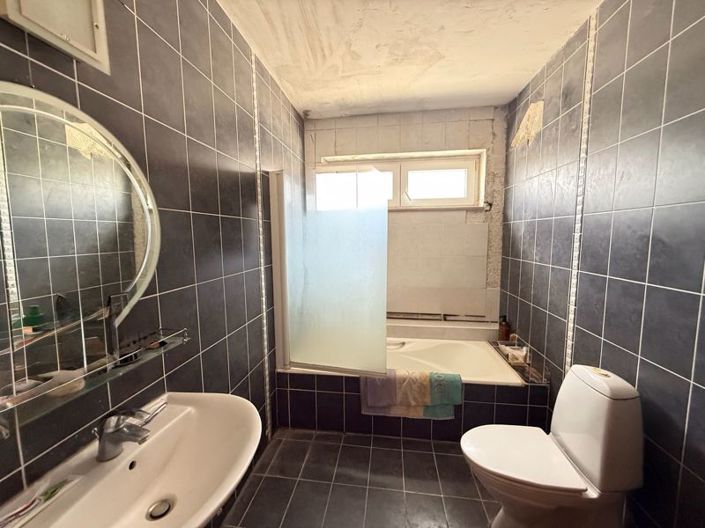 Image No.17-5 Bed Villa for sale