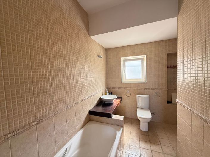 Image No.23-5 Bed Villa for sale