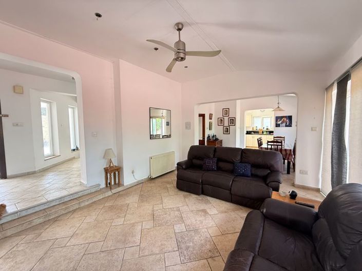 Image No.8-5 Bed Villa for sale